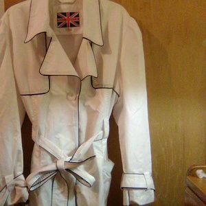 WONDERFUL WHITE RAINCOAT